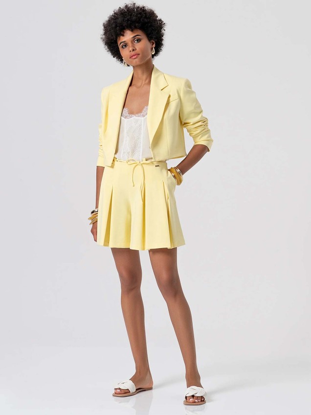 Calções de Cintura Subida com Pregas