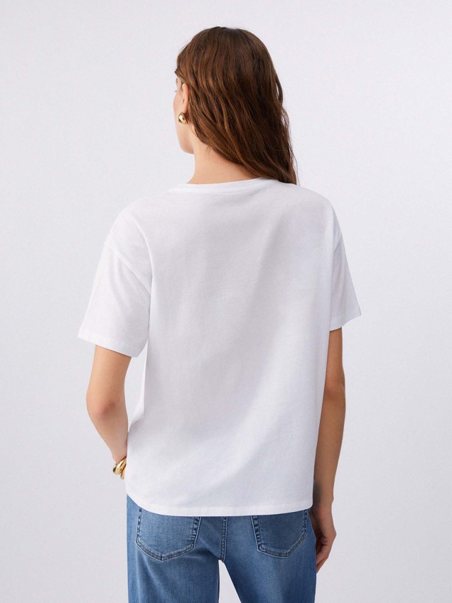 T-shirt com Aplicações Florais