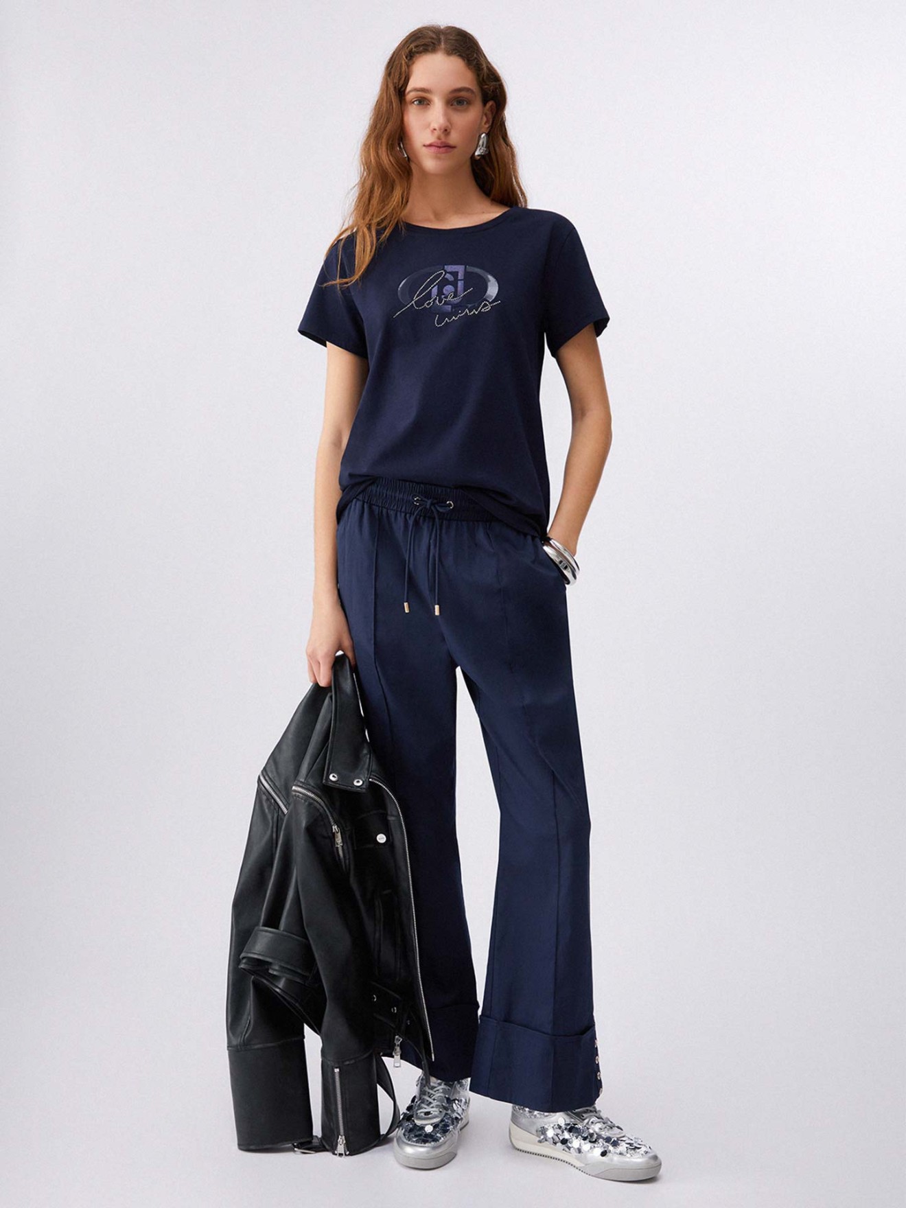 T-shirt com Estampado e Brilhantes