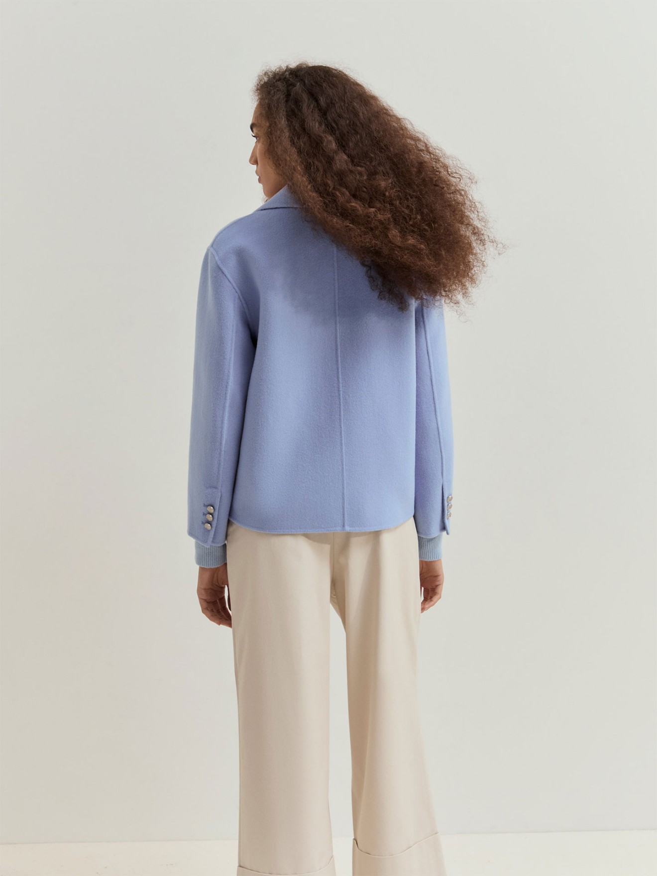 Sobretudo Curto Cruzado