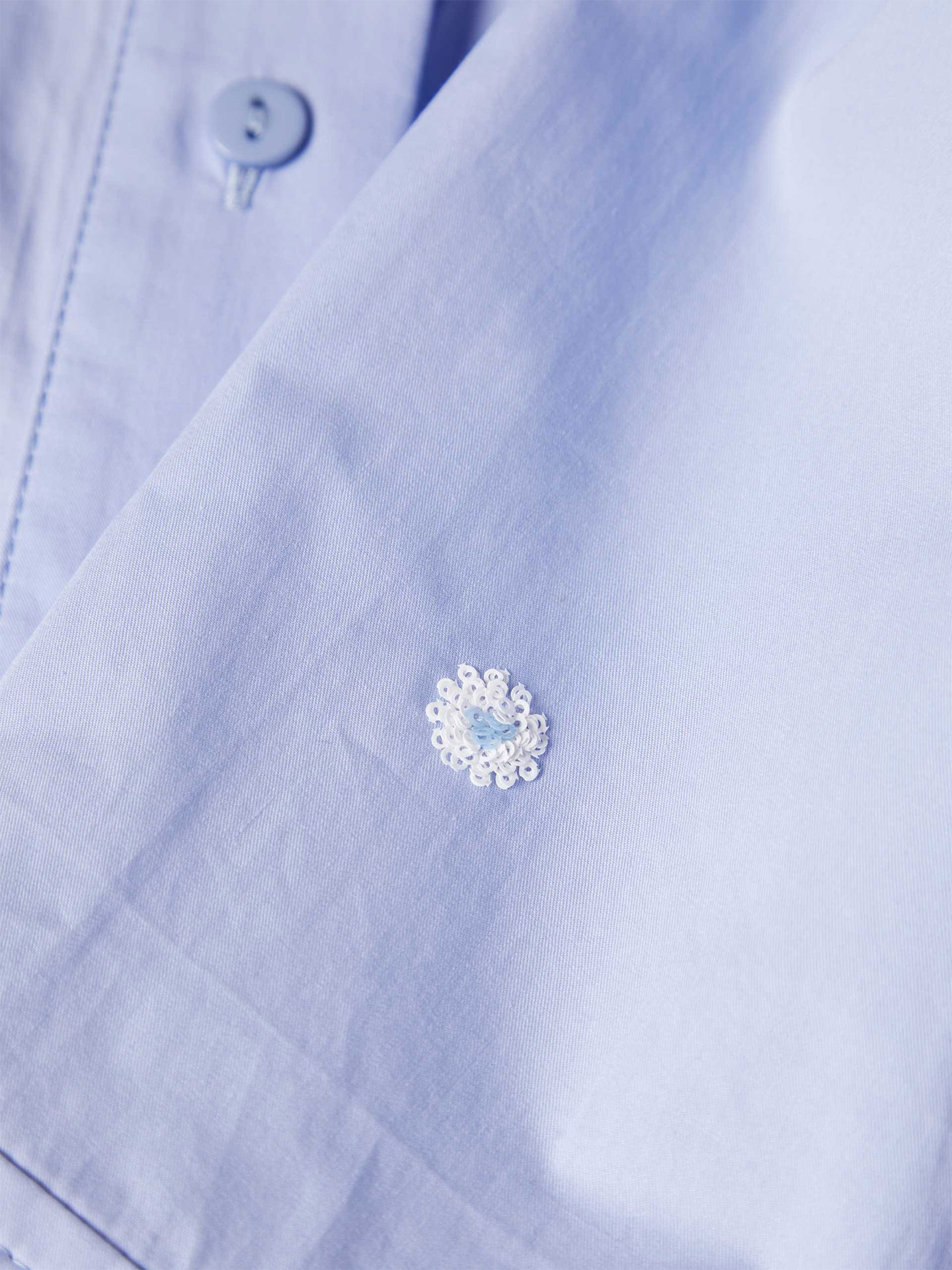 Camisa com Bordados Florais em Lantejoulas