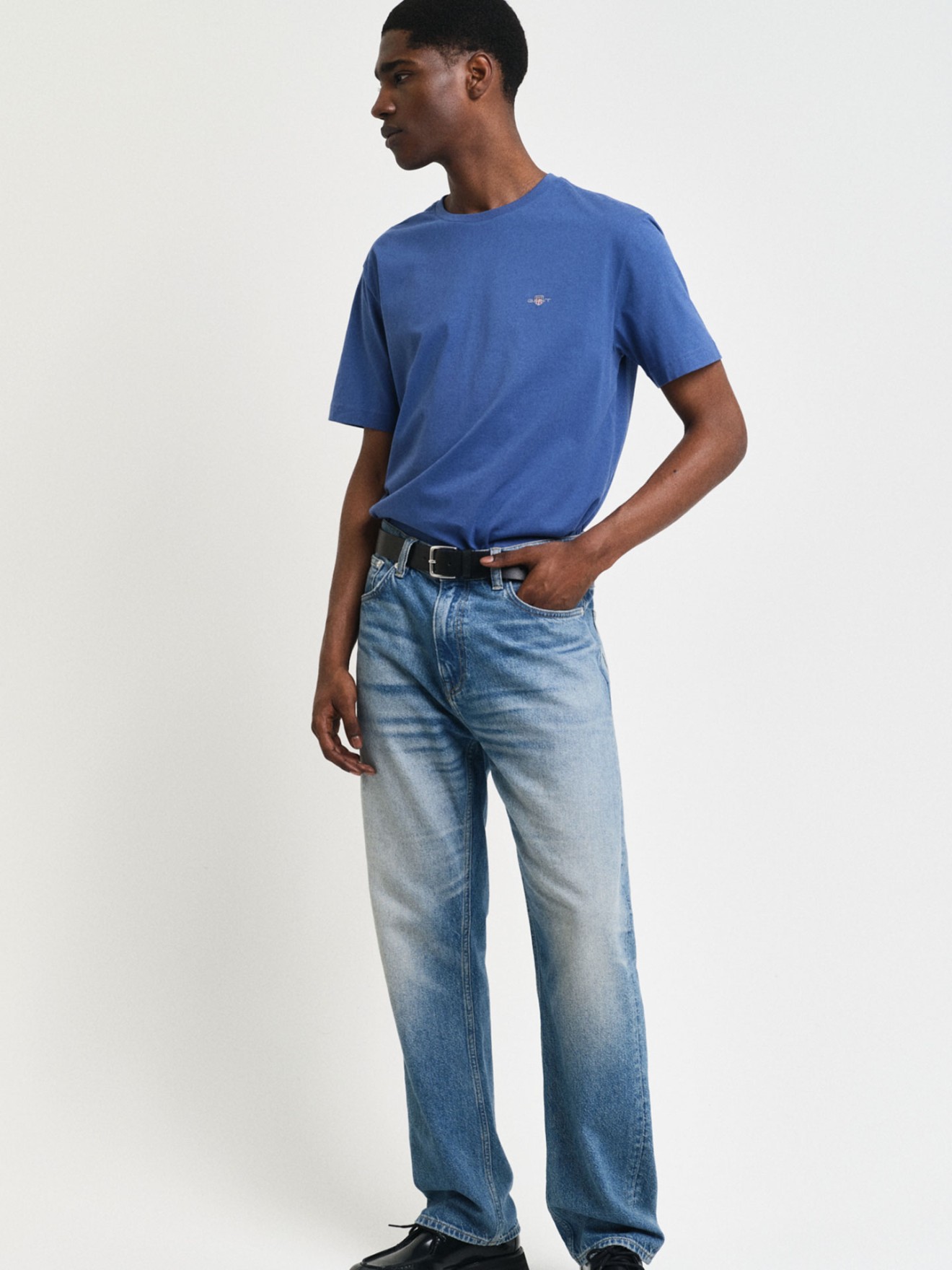 T-shirt com Log�tipo Bordado