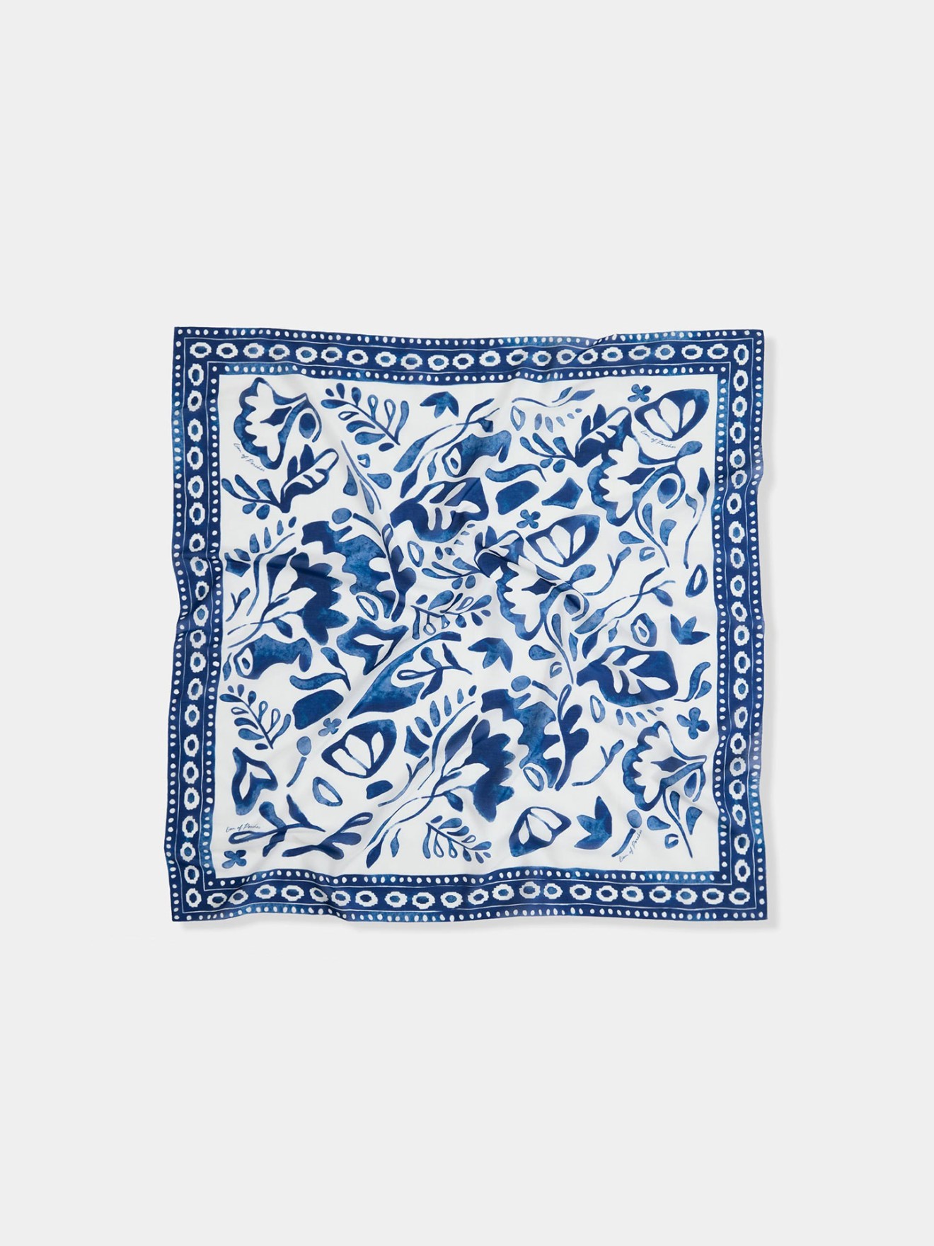 Lenço Quadrado com Padrão Floral