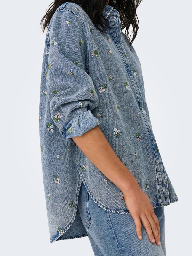 Camisa de Ganga com Bordado Floral