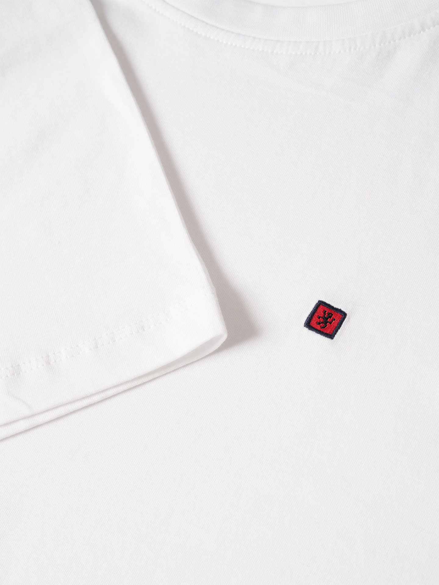T-shirt Básica com Bordado