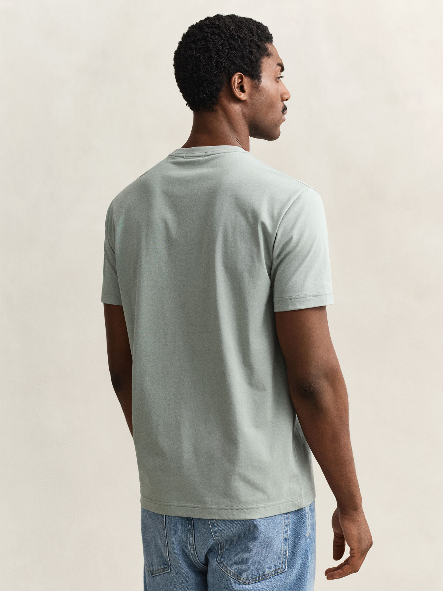 T-shirt com Logótipo Bordado