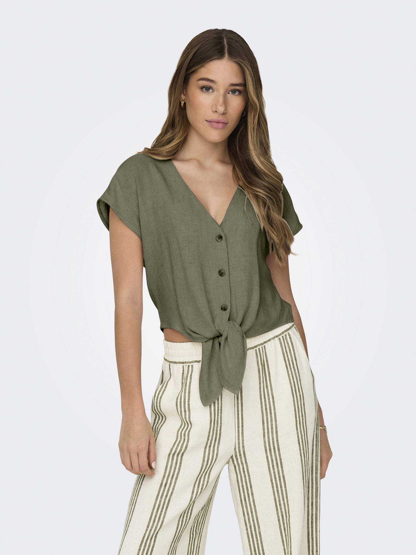 Blusa com Nó na Bainha