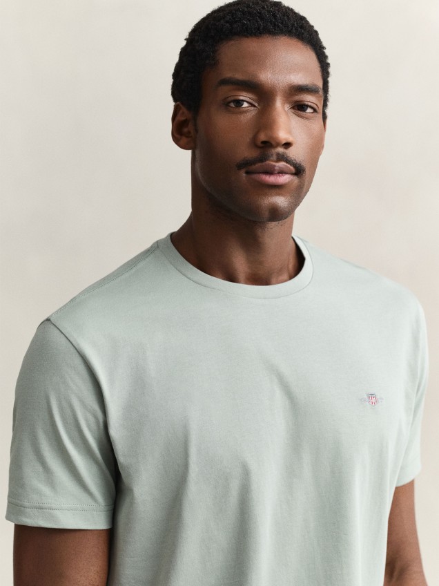 T-shirt com Logótipo Bordado