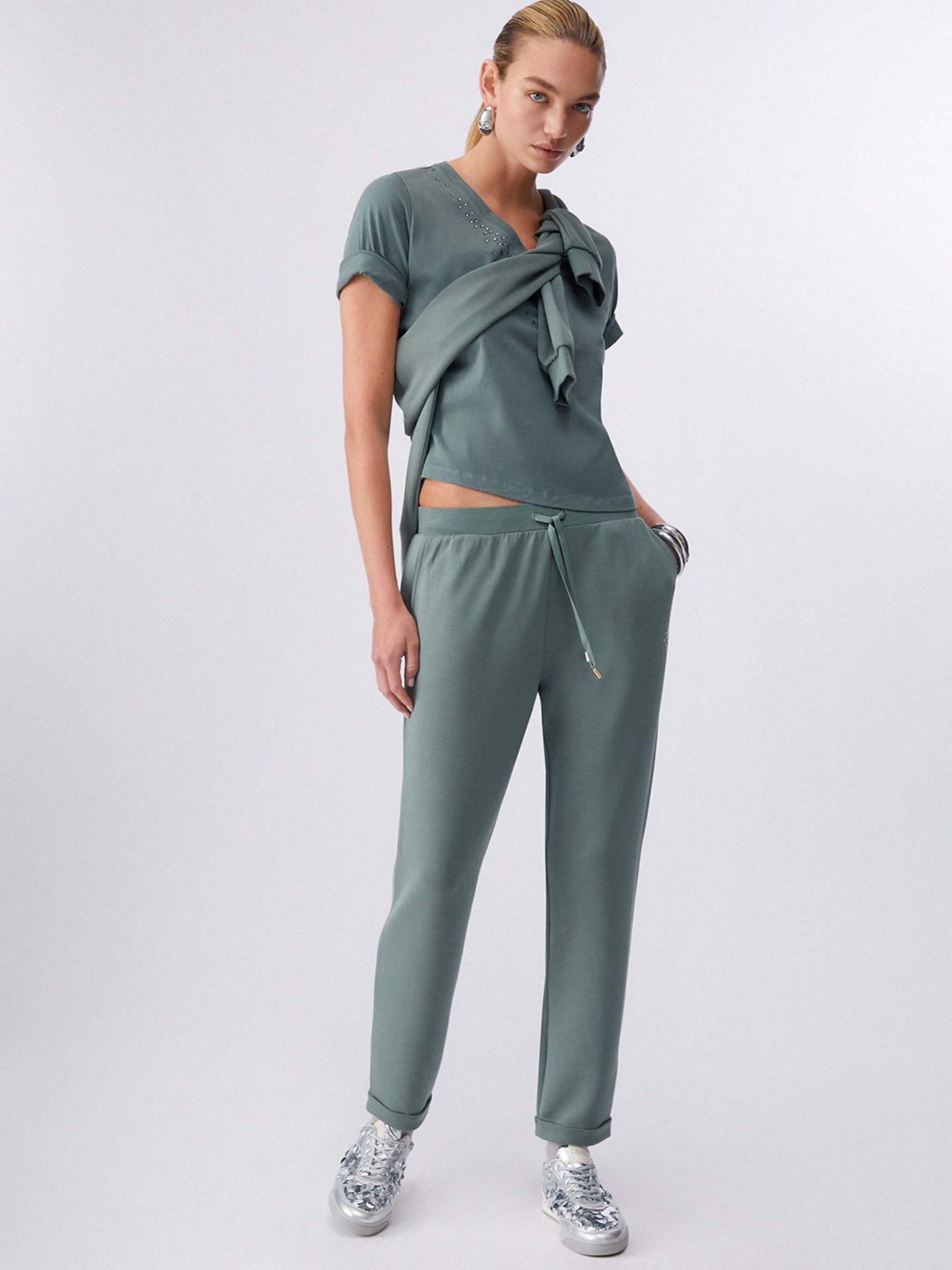 Cal�as de Fato de Treino Slim Fit