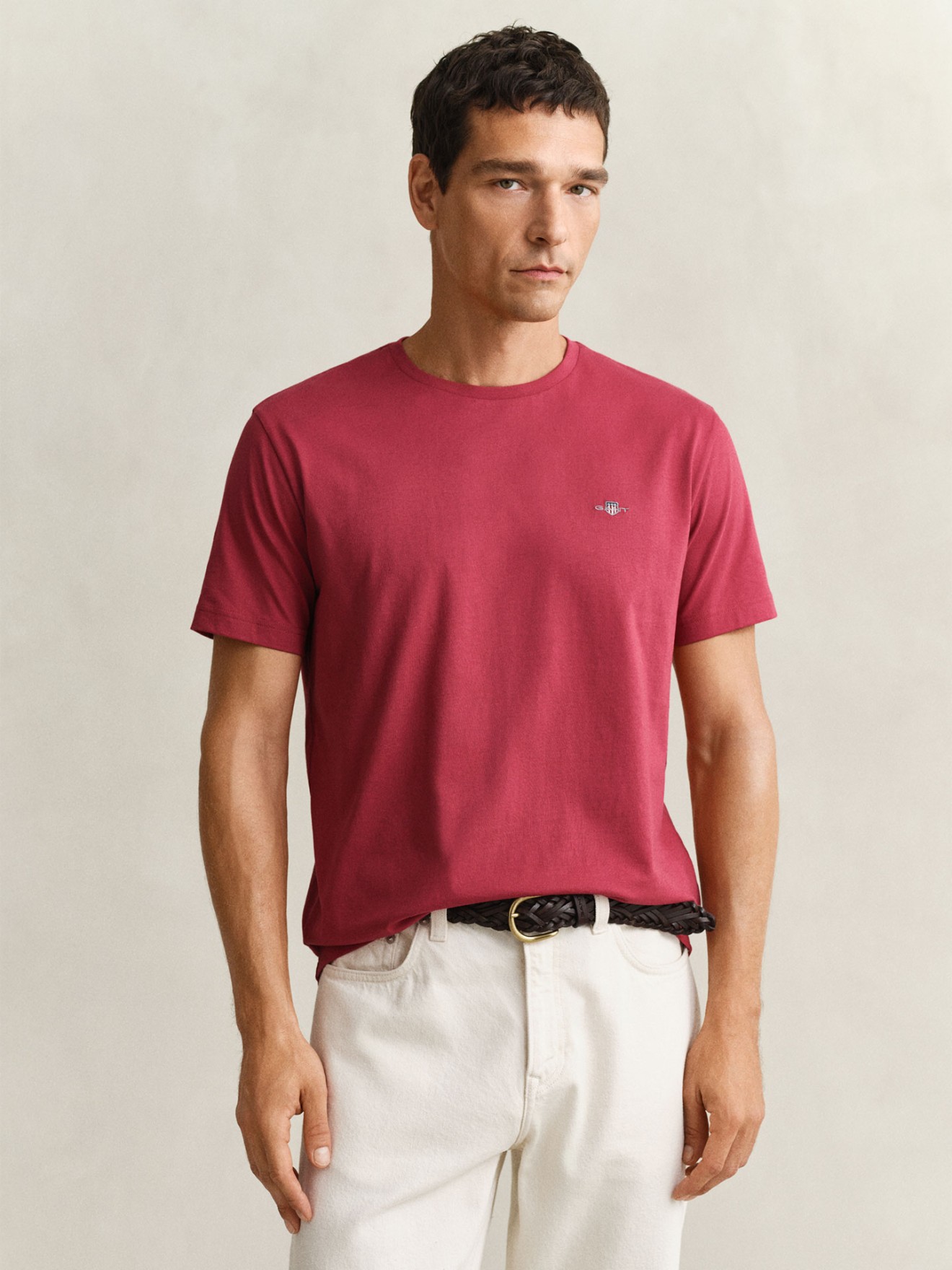 T-shirt com Log�tipo Bordado
