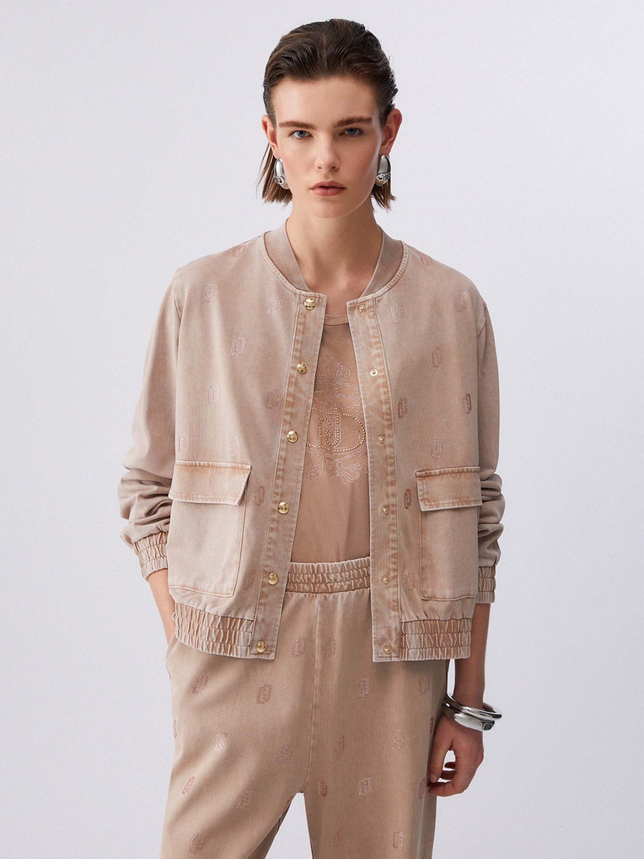 Blus�o Bomber com Efeito Lavado