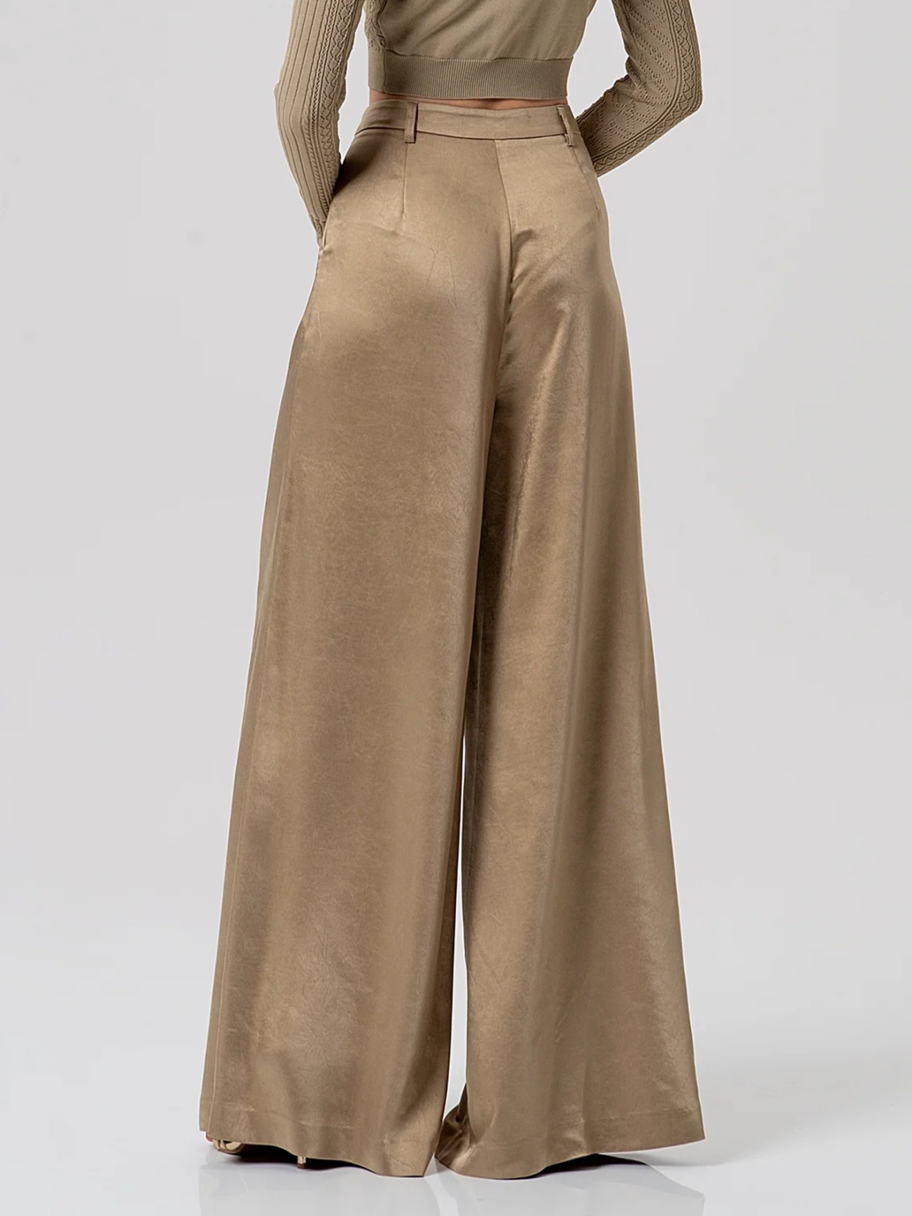 Cal�as Palazzo com Pregas Frontais