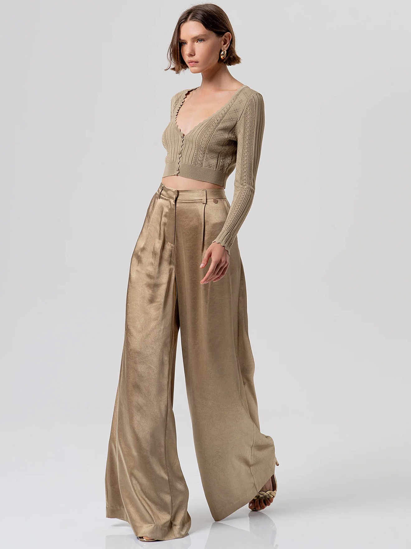 Cal�as Palazzo com Pregas Frontais