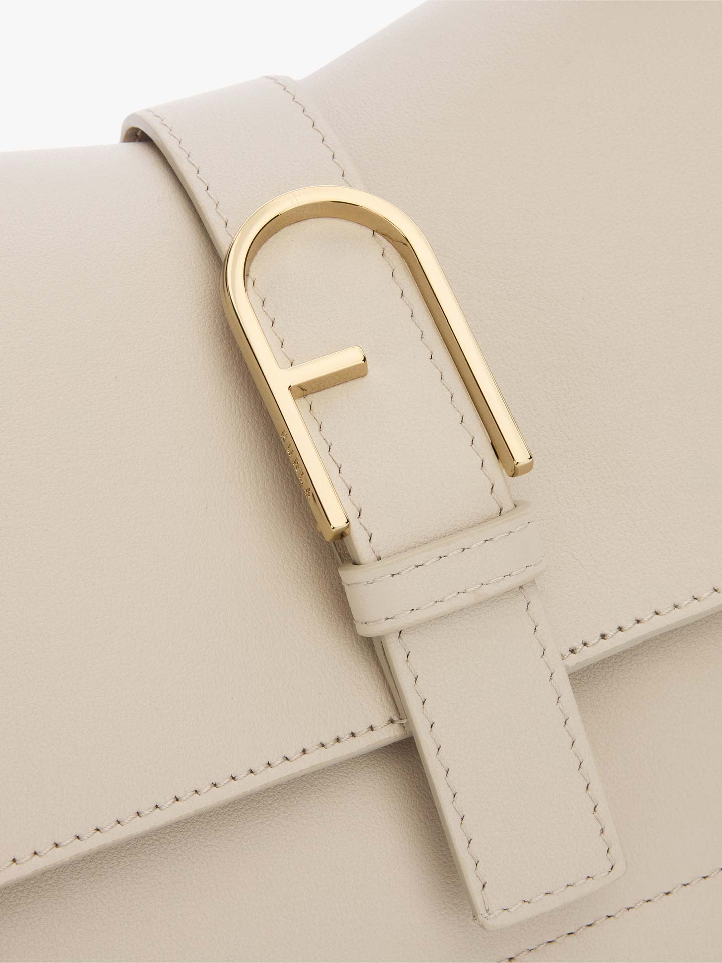 Mala de Ombro Flow M em Pele