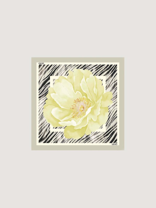 Echarpe com Padr�o Floral