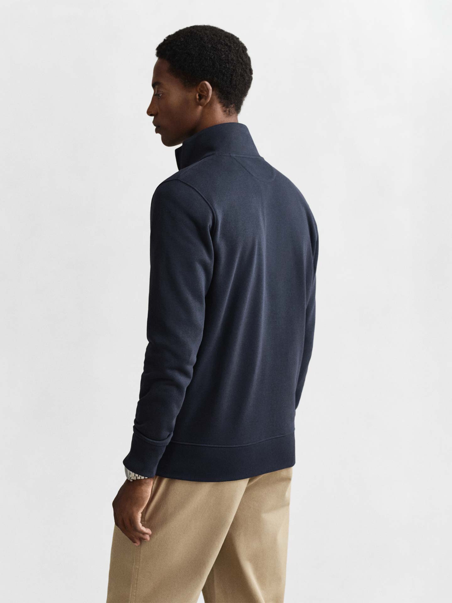 Casaco com Fecho de Correr e Gola Alta