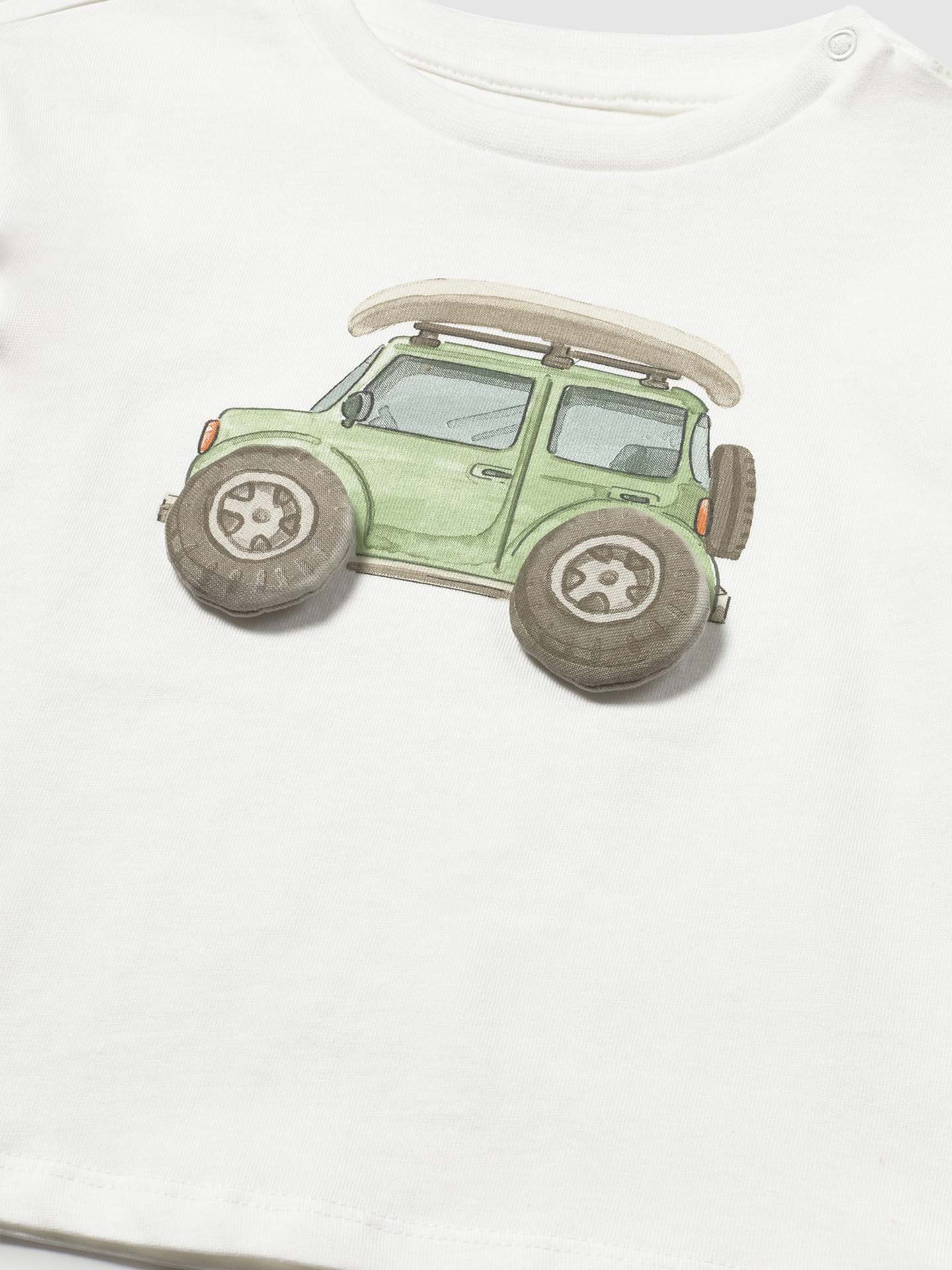 T-shirt com Aplicação 3D