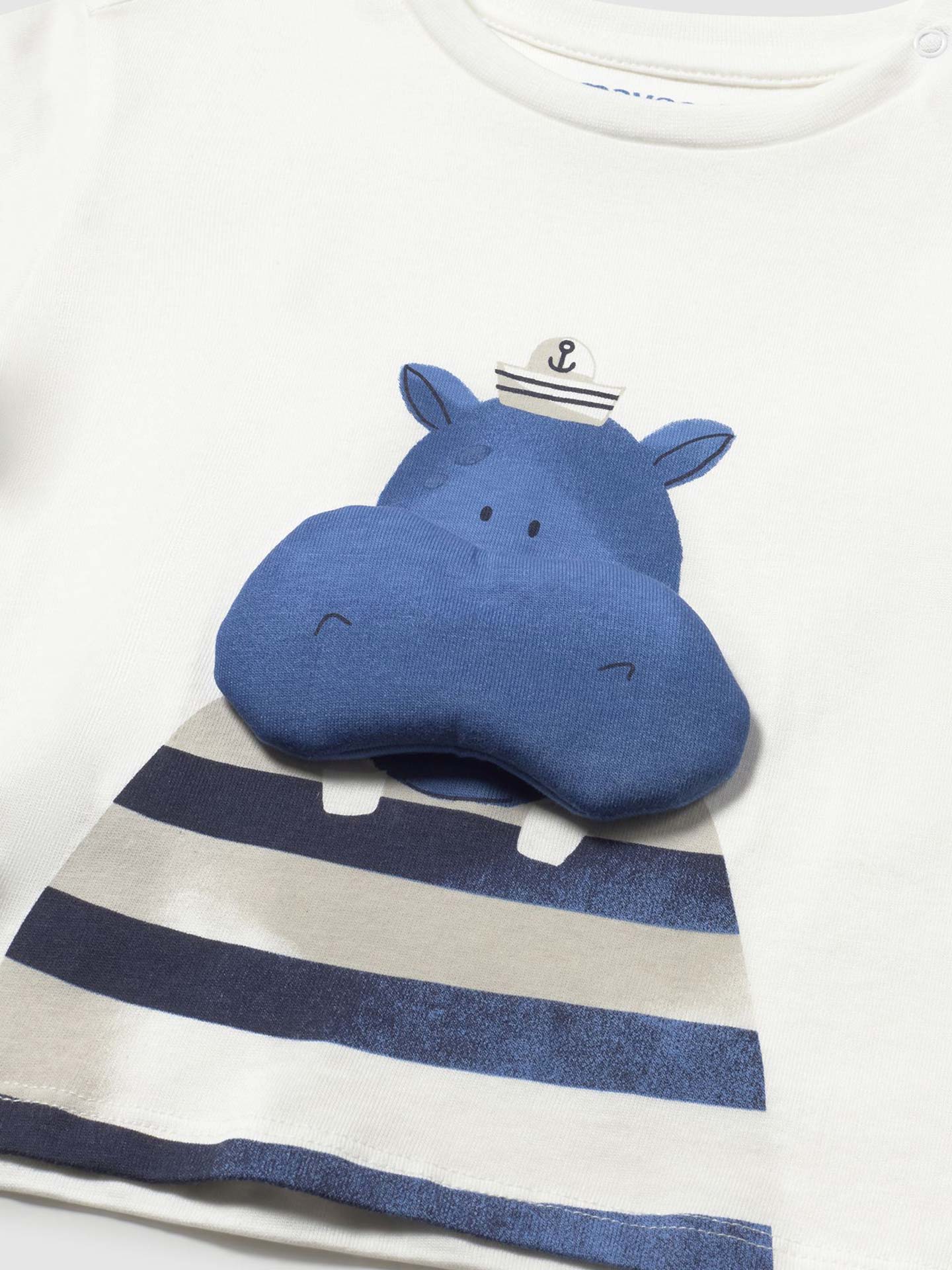 T-shirt com Aplicação 3D