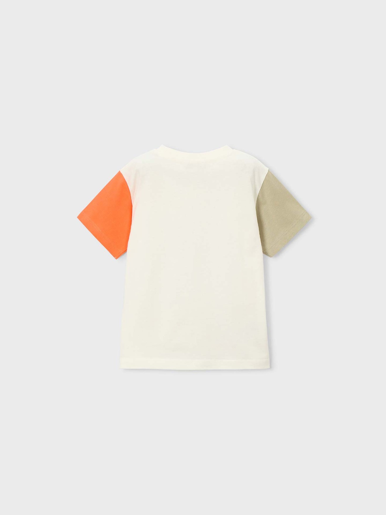 T-shirt com Mangas Combinadas e Estampado