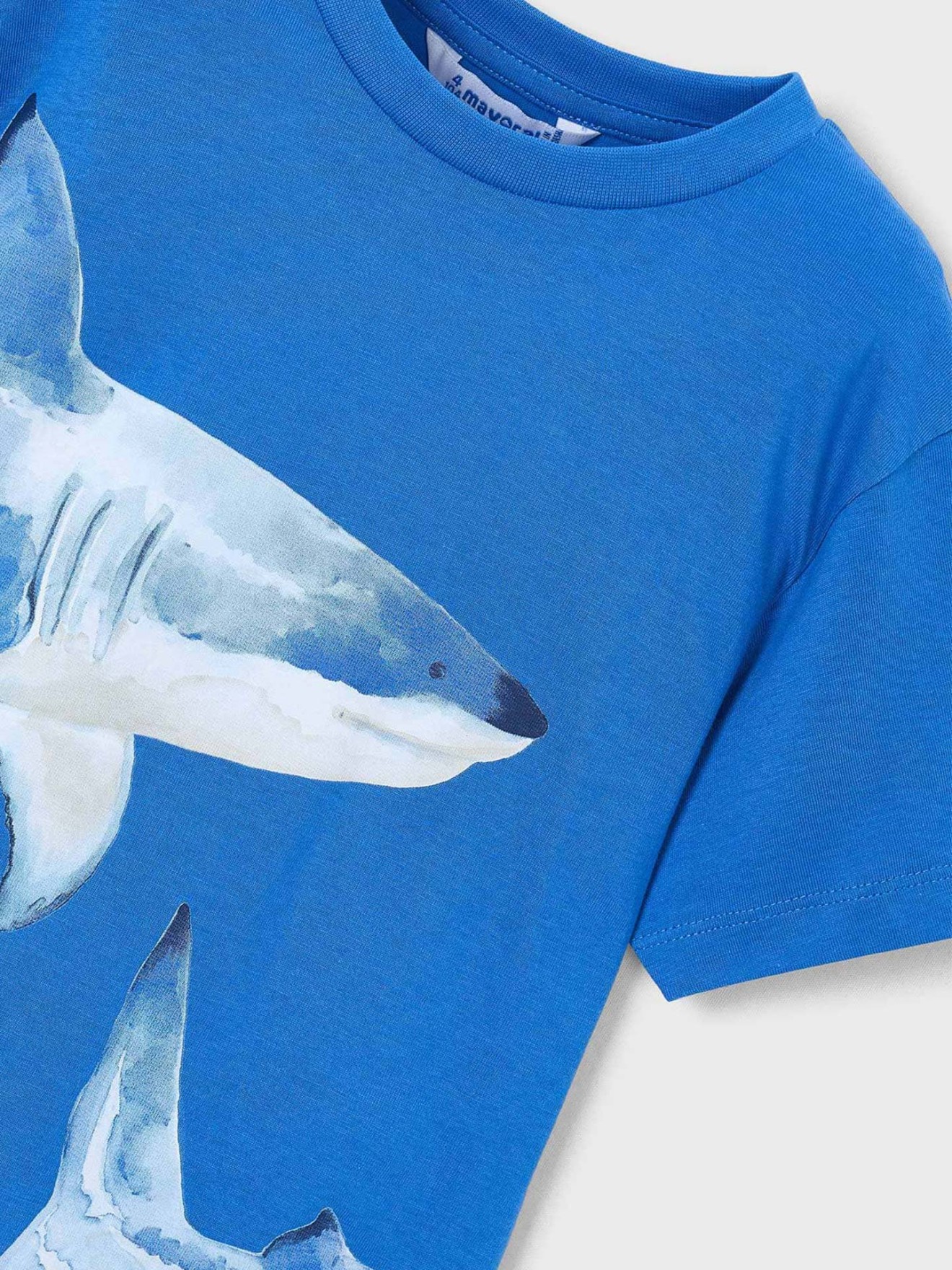 T-shirt com Estampado de Tubar�o