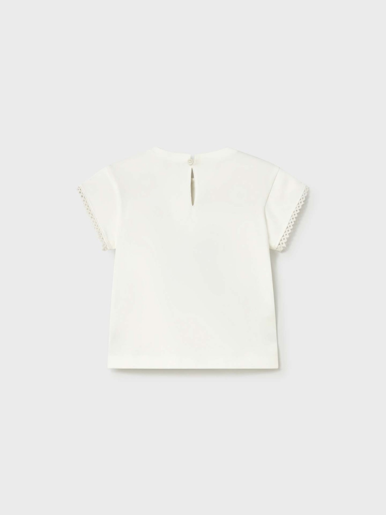 T-shirt com Estampado e Aplica��es Florais