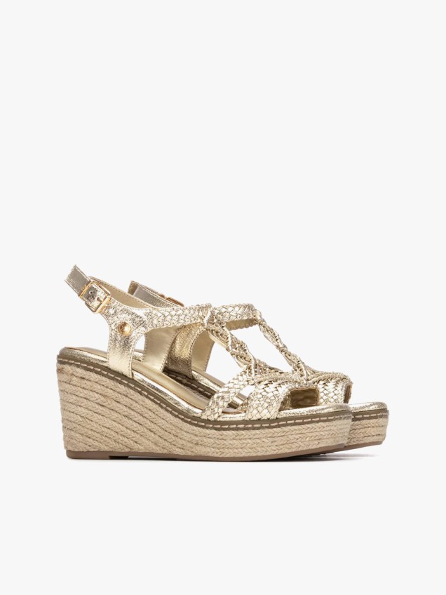 Sandálias de Cunha com Tiras Trançadas