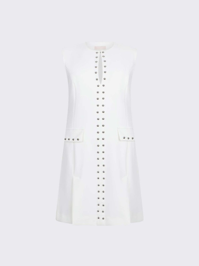 Vestido Curto de Crepe com Aplicação de Tachas