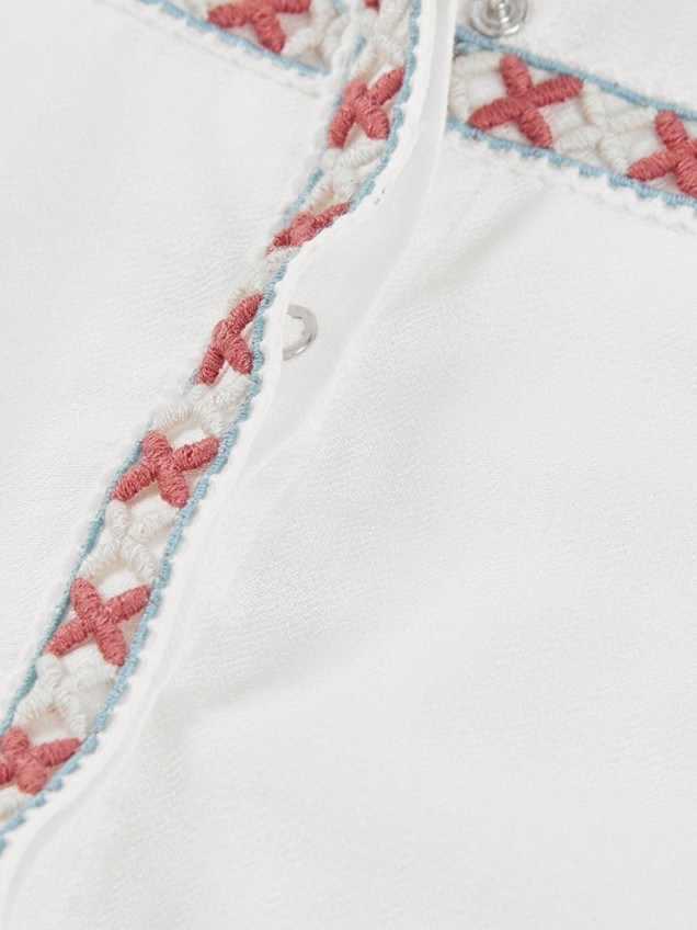 Camisa com Pormenores Bordados