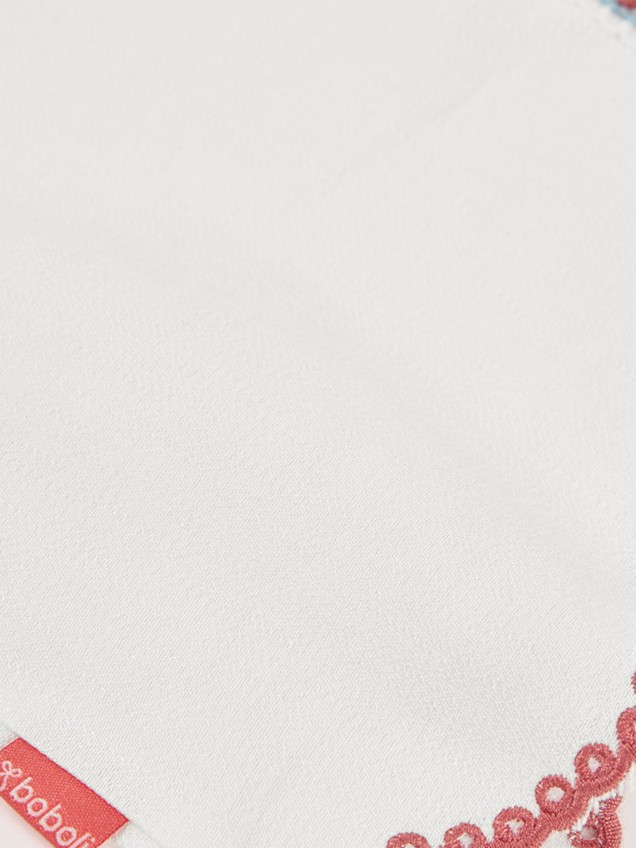 Camisa com Pormenores Bordados