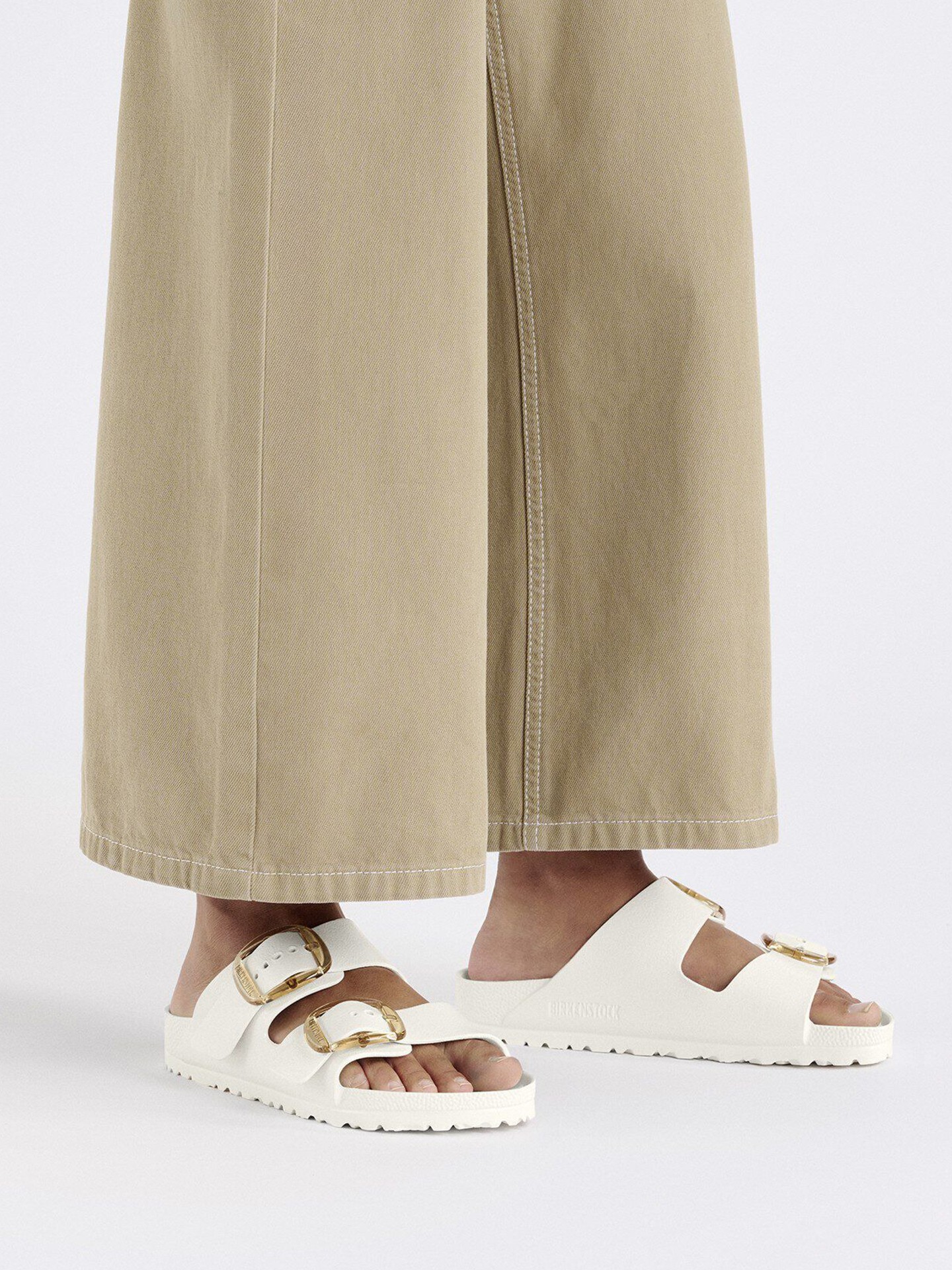 Sandálias Arizona Big Buckle em EVA