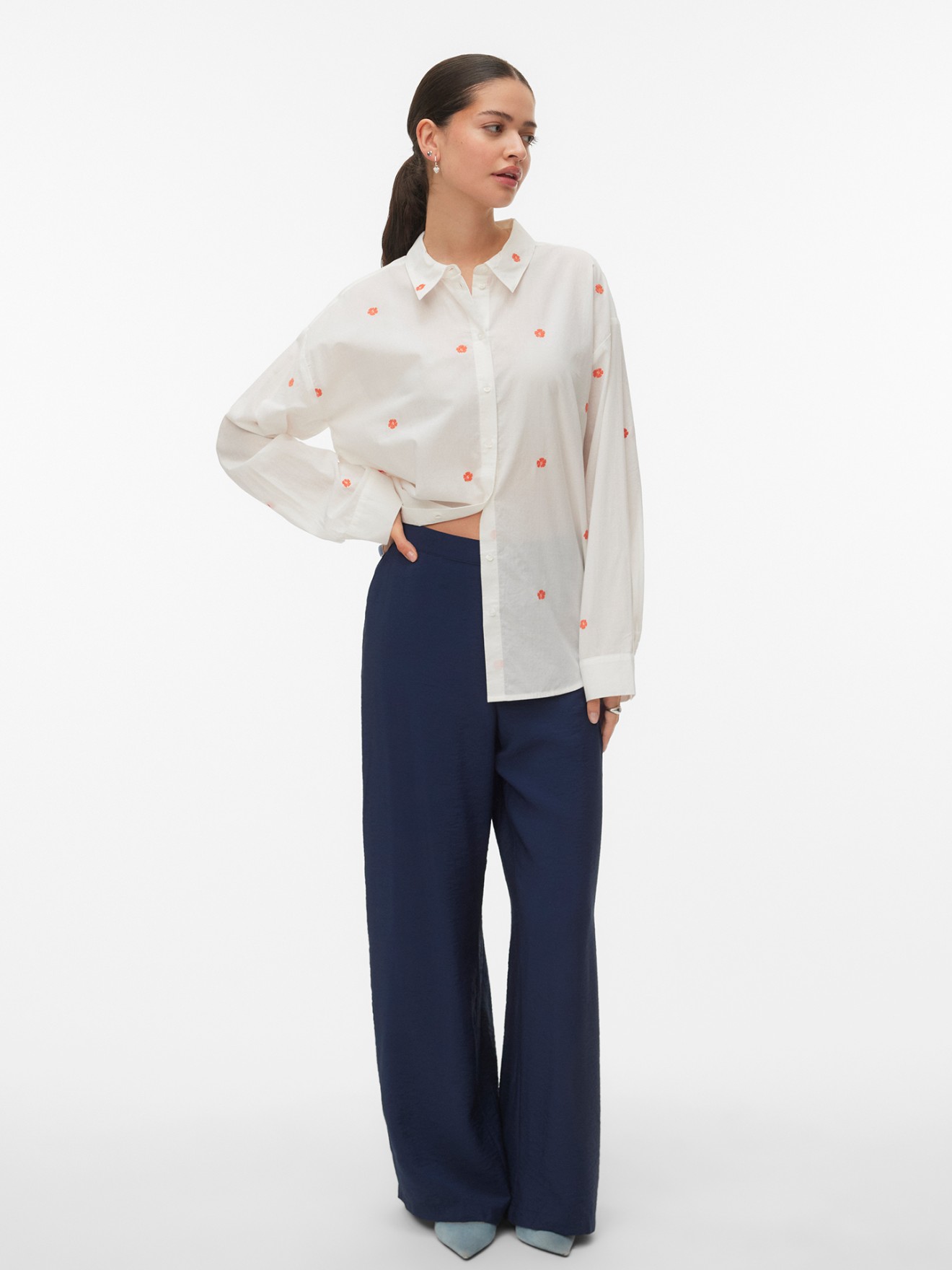 Camisa com Bordado Floral