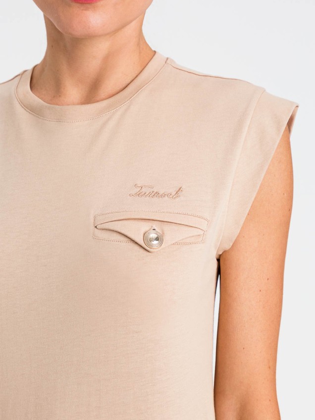 T-shirt com Bolso
