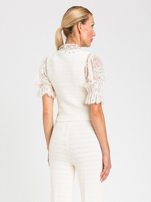 Colete de Malha com Detalhes em Crochet