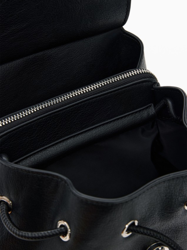 Mochila Mala com Detalhes Entrançados