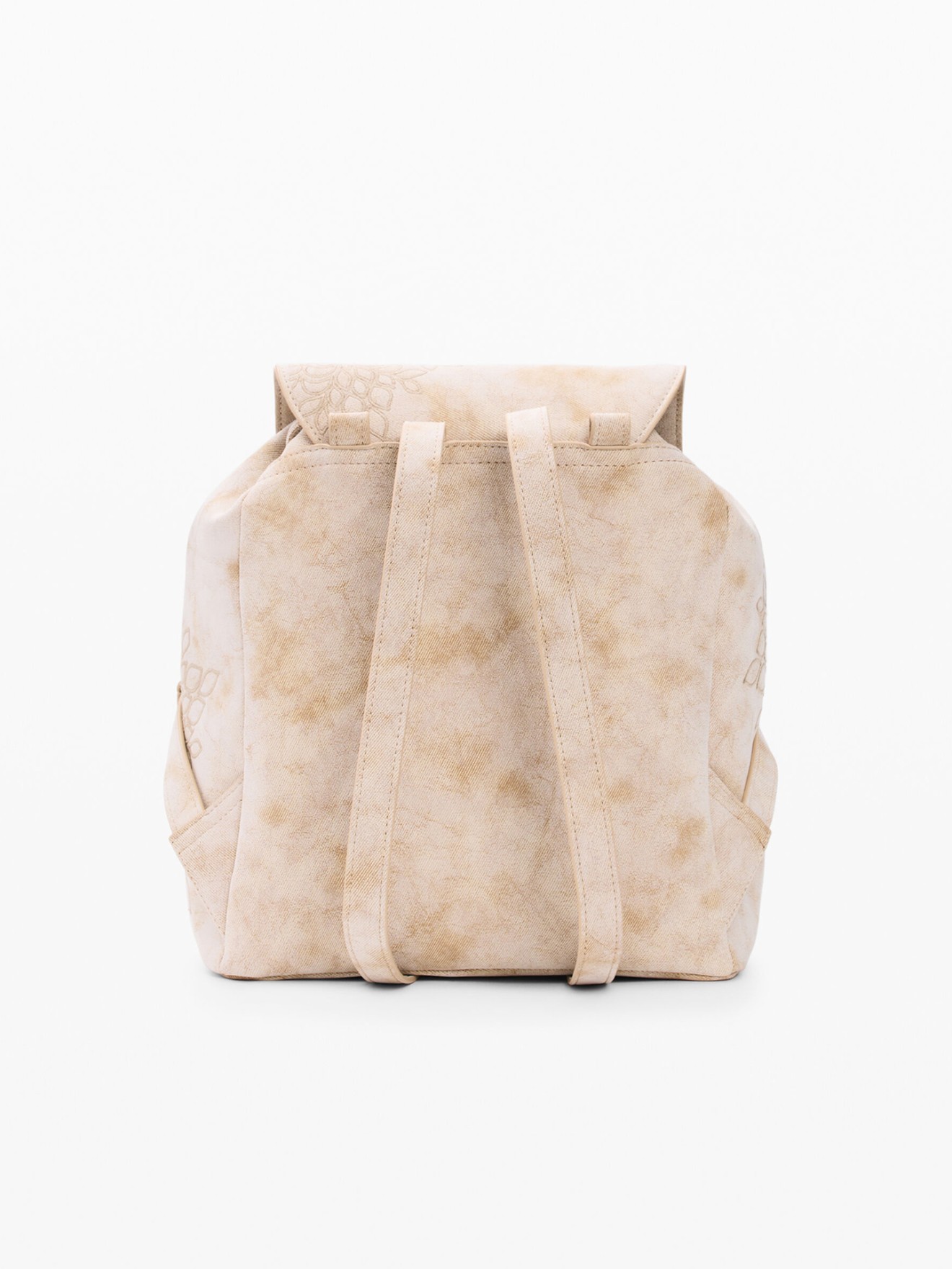 Mochila com Bordados e Bolsos Frontais