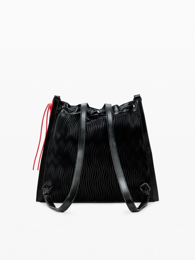 Mochila Mala com Textura em Relevo