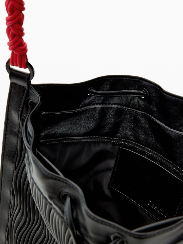 Mochila Mala com Textura em Relevo