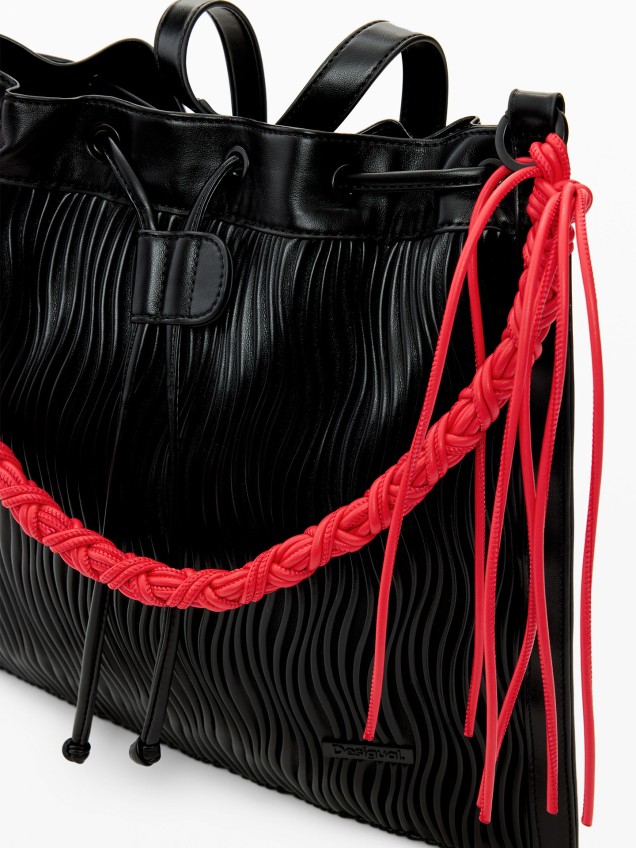 Mochila Mala com Textura em Relevo