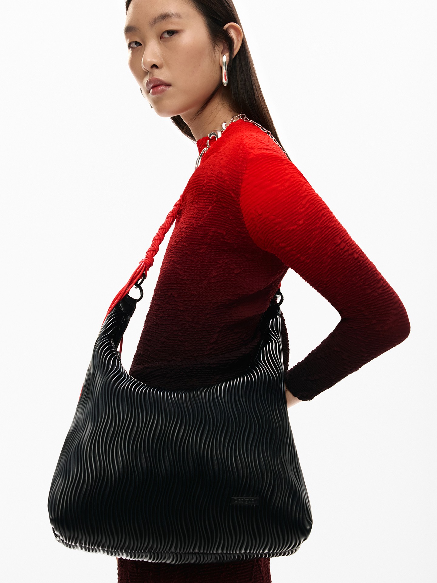 Mala de Ombro com Textura em Relevo