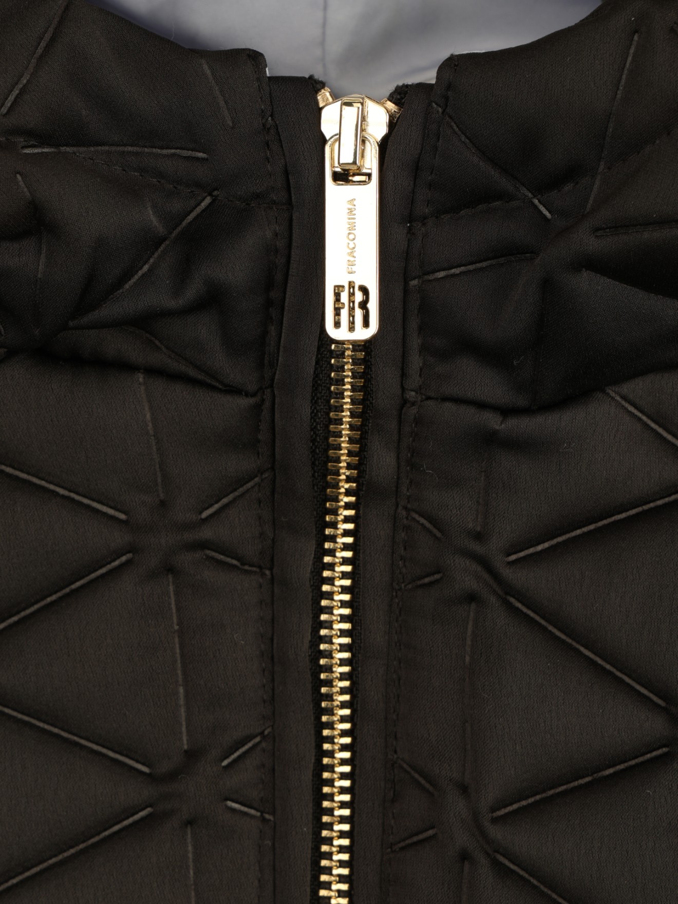 Blusão Acolchoado com Capuz