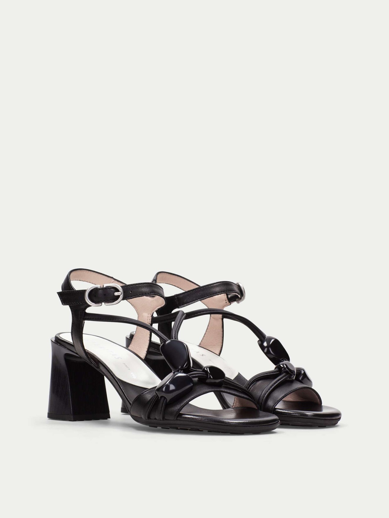 Sand�lias com Salto em Bloco em Pele