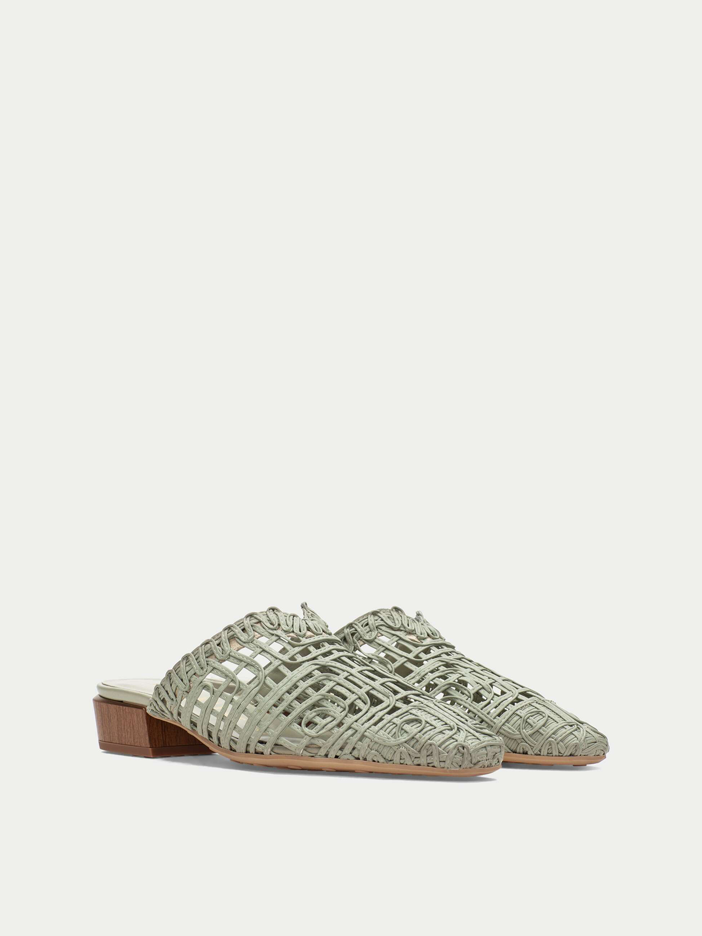 Chinelas Mules Entrançados