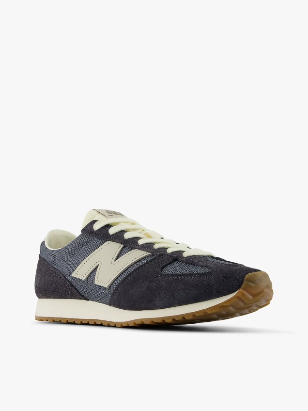 Sapatilhas em Camurça e Malha