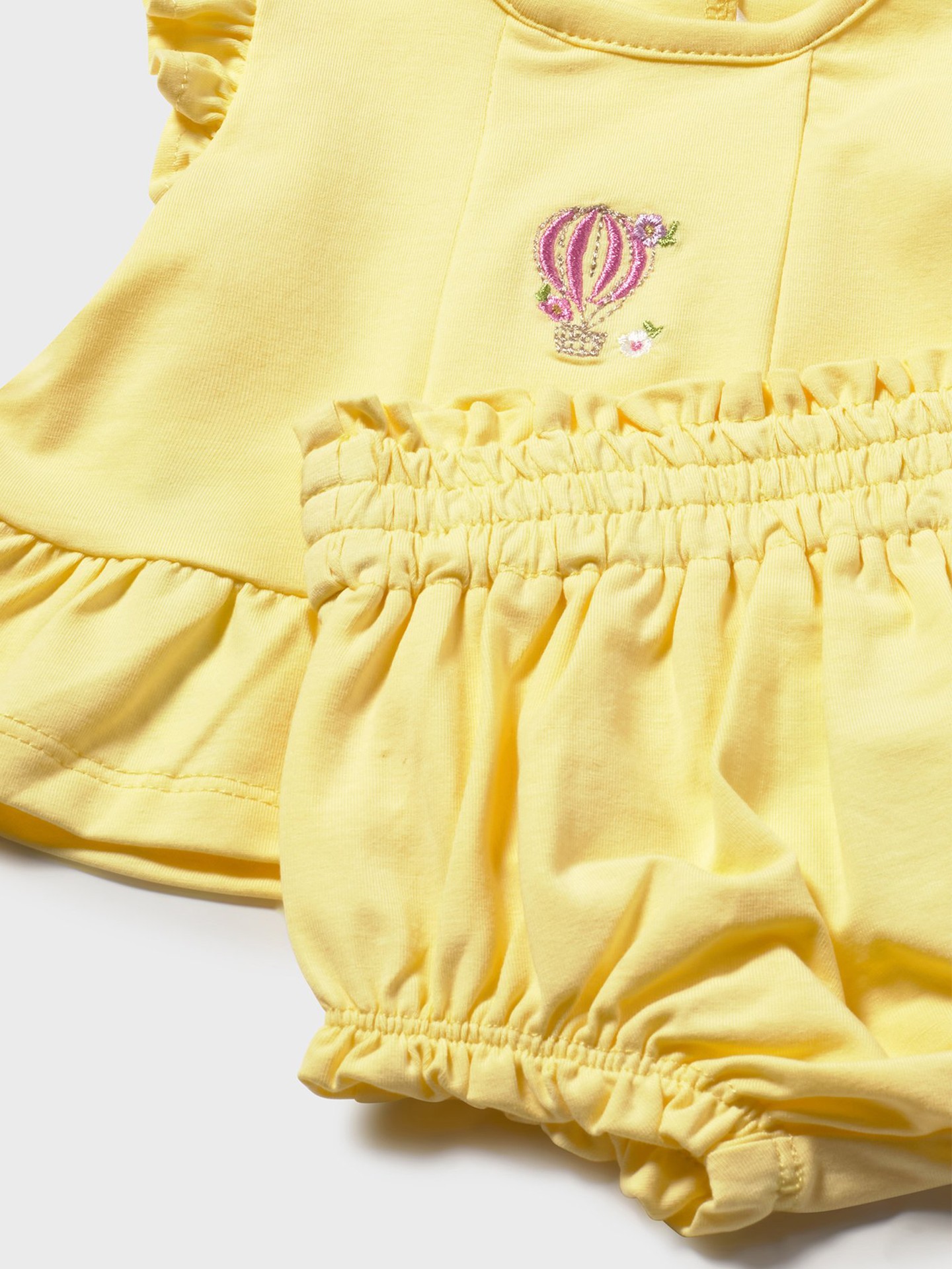 Conjunto de Tops e Tapa-Fraldas