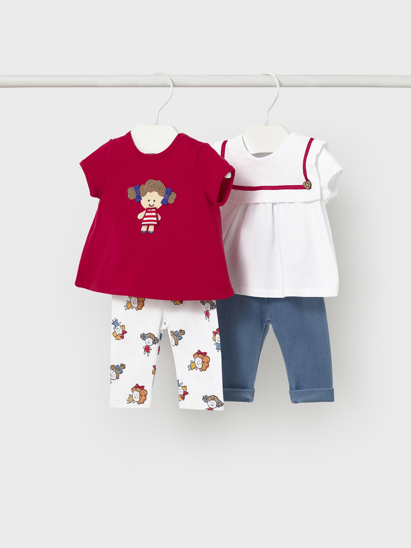 Conjunto de Duas Camisolas e Leggings