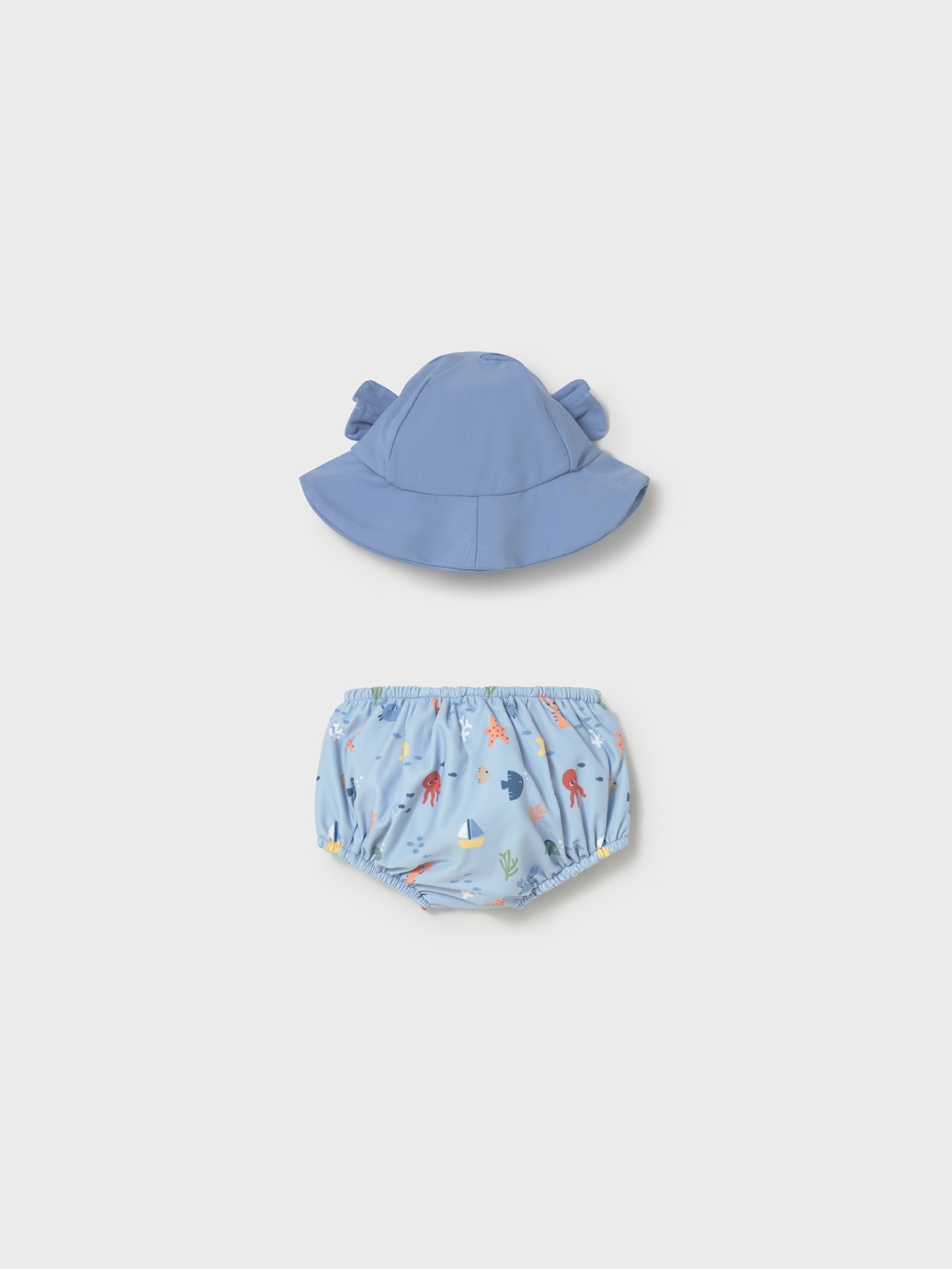 Conjunto de Cueca de Banho e Chap�u