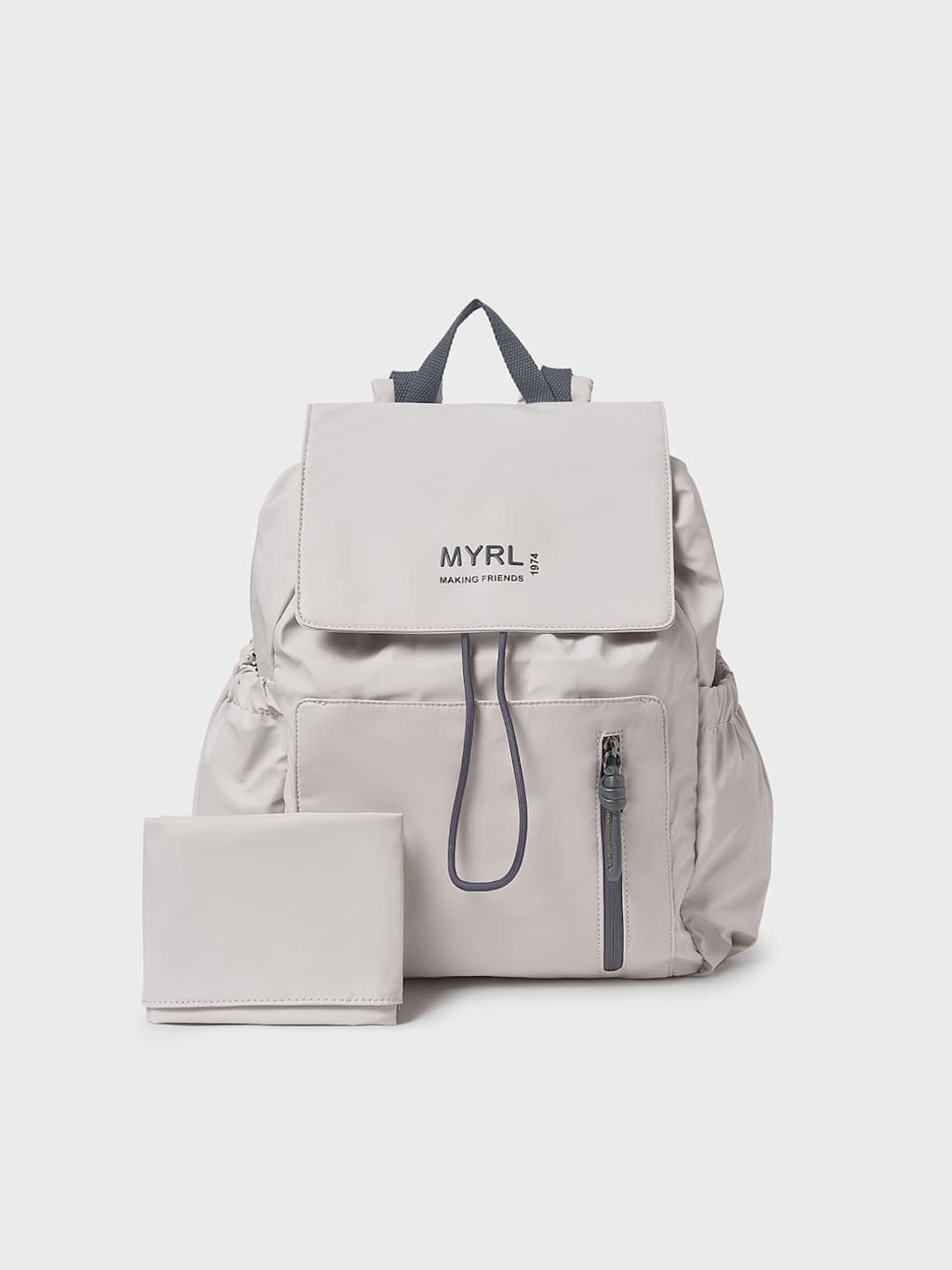Mochila com Bolsa e Fecho de Cordão