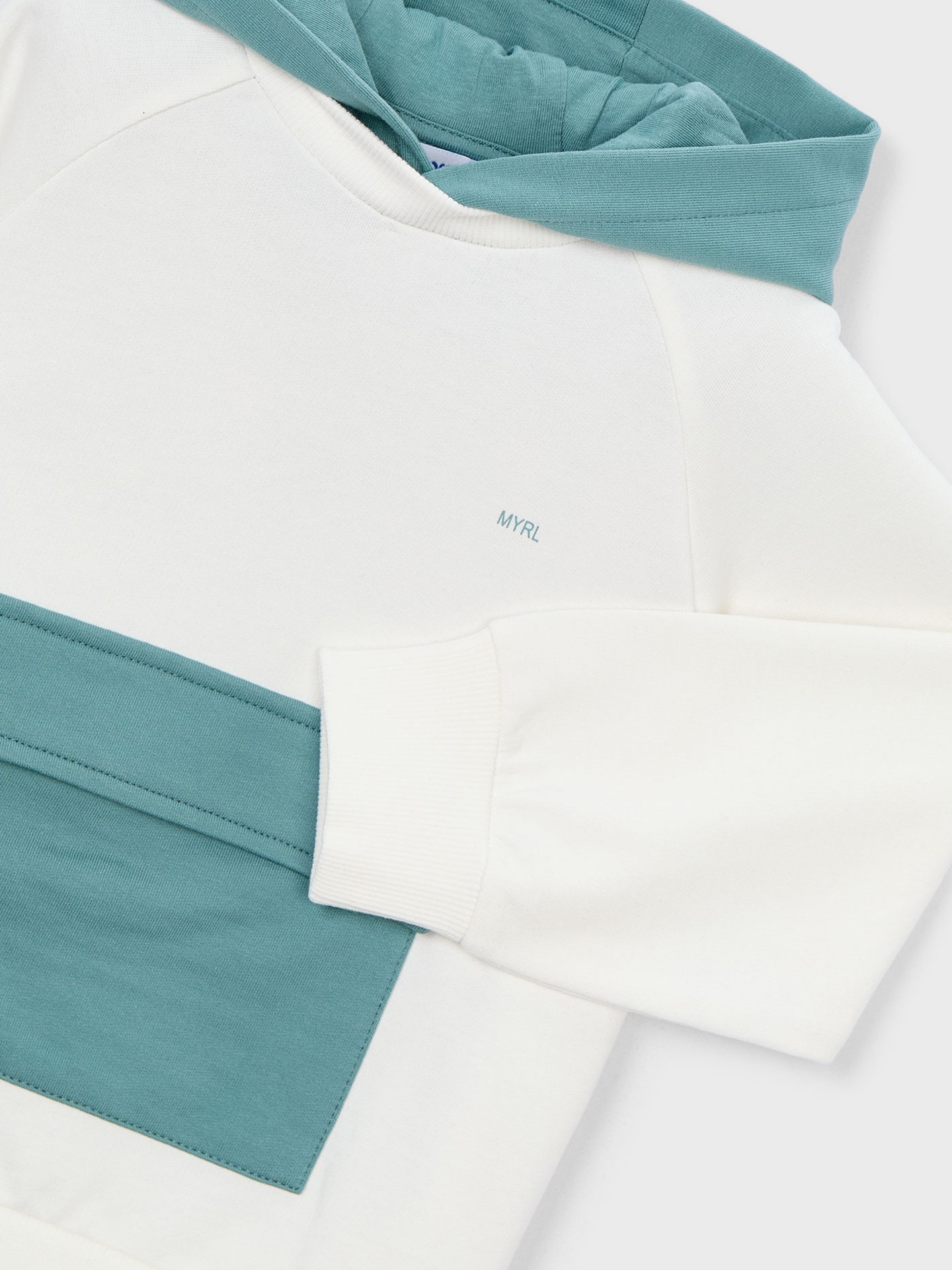 Sweatshirt Combinada com Capuz