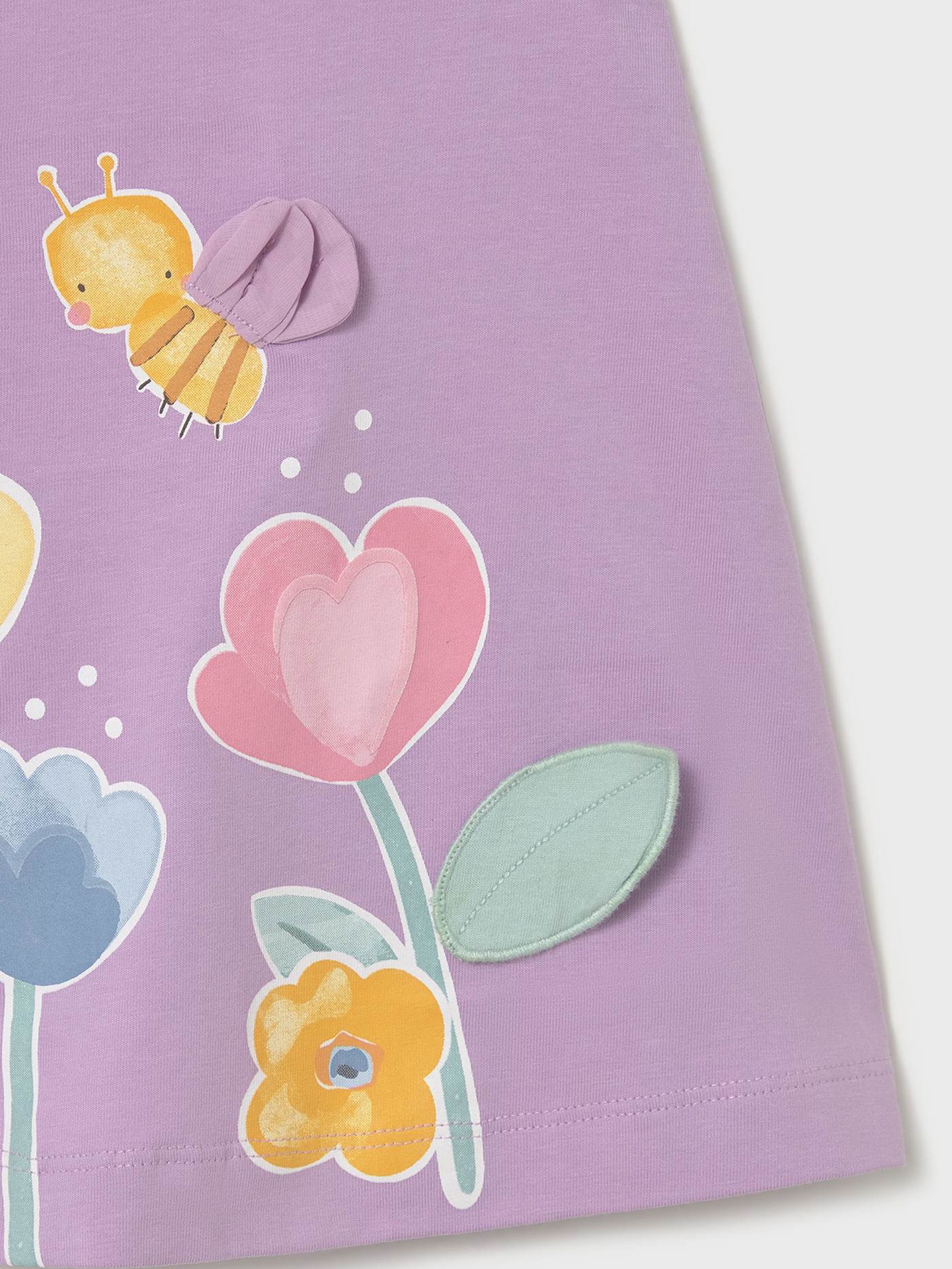 Vestido de Alças com Estampado e Apliques