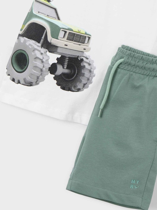 Conjunto de T-shirt e Calções